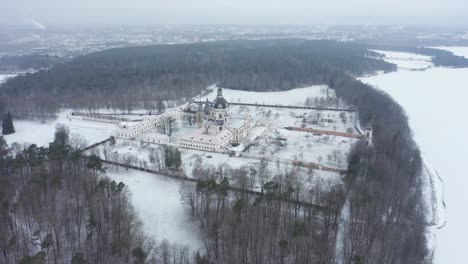 Antena:-Monasterio-Pazaislis-En-Invierno-En-La-Zona-Rural-De-Kaunas