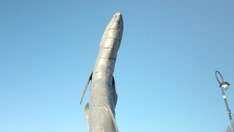 Die-Aal-Skulptur-Ist-Eines-Von-Vielen-Aal-Elementen-Auf-Dem-Aal-Spaziergang