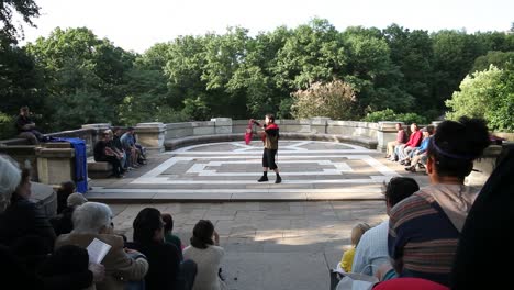 Plano-General-De-La-Obra-De-Teatro-En-Greenway-Waterfront-En-La-Ciudad-De-Nueva-York-En-Manhattan