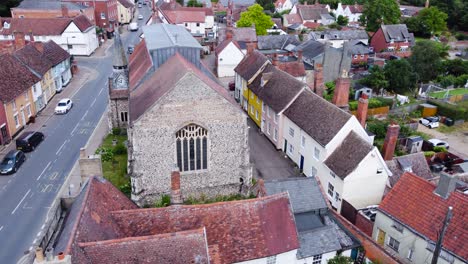 La-Iglesia-Bautista-De-San-Juan-En-Las-Pequeñas-Características-Del-Antiguo-Pueblo-Inglés-De-Piedra-De-Needham