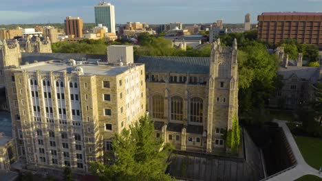 Vista-Aérea-De-Cerca---Facultad-De-Derecho-De-La-Universidad-De-Michigan