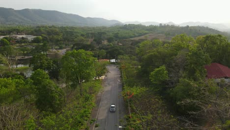 Berge-Und-Eine-Gemeinschaftsuniversität,-Muak-Klek,-Saraburi,-Thailand