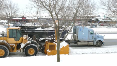 snow-clearing-service-on-Montreal-streets