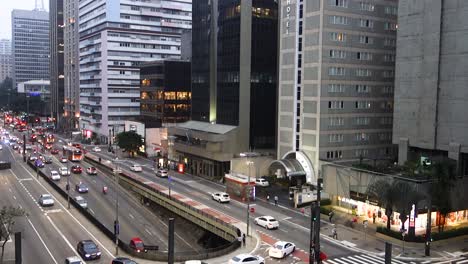 Rascacielos-Y-Edificios-Alrededor-De-La-Avenida-Paulista,-Centro-Financiero-De-Sao-Paulo