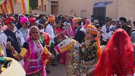 Traditional-dancers-dancing,-dancing-in-traditional-costumes,-dancing-in-the-parade,-heritage-walk