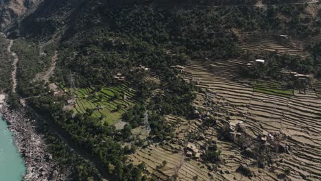 Naran-valley-hotels-in-KPK-Northern-area-of-Pakistan-early-morning-view-with-empty-roads-and-sunlight