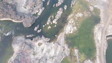 Landschaftsansicht-Von-Schottland-Und-Loch-Aktiv-Aus-Luftsicht-Mit-Einer-Drohne