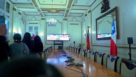 Handheld-of-the-conference-room-at-the-Intendencia-de-Santiago,-now-the-Presidential-Delegation,-Santiago,-Chile