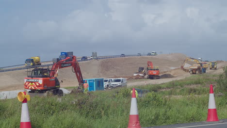 Bagger-Graben-Auf-Der-Baustelle-A30-Chiverton-Nach-Carland-Cross,-Cornwall