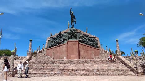 Heroes-of-the-Independence-Monument-by-Ernesto-Soto-Avendaño-in-Humahuaca,-Argentina