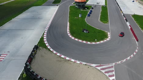 Aerial-footage-of-the-Titi-Aur-racetrack-as-a-driver-learns-to-speed-around-the-curves