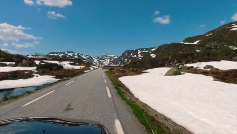 Straße-In-Den-Norwegischen-Bergen