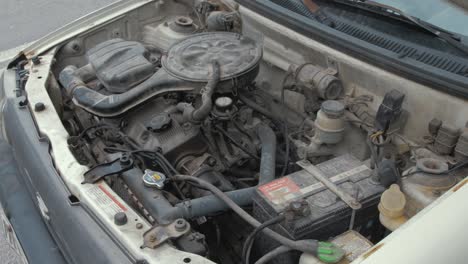 Old-Suzuki-Alto-four-cylinder-engine