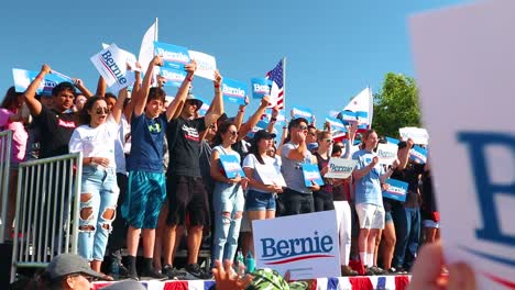 Alrededor-De-2500-Personas-Se-Reunieron-Para-El-Mitin-Político-De-Bernie-Sanders-En-San-Jose,-Ca-En-Guadalupe-River-East-Arena-Green-Mientras-Hace-Campaña-Para-Las-Elecciones-Presidenciales-De-2020