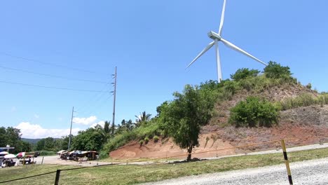 Toma-En-Cámara-Lenta-De-Un-Molino-De-Viento-En-Pilillia,-Rizal