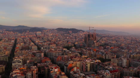 Toma-Aerea-De-La-Iglesia-De-La-Sagrada-Familia