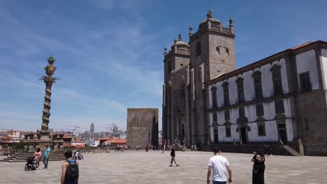 Wide-shot-of-square-outside-Porto-Cathedral-and-Pillory-statue-in-Porto,-Portugal