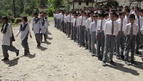 Uttarakhand-Indische-Studenten-In-Ihren-Schulen