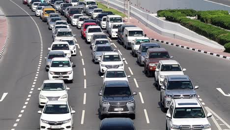 Die-Verkehrspolizei-Ist-In-Katar-Sehr-Streng-In-Bezug-Auf-Die-Einhaltung-Der-Verkehrsregeln-Geworden