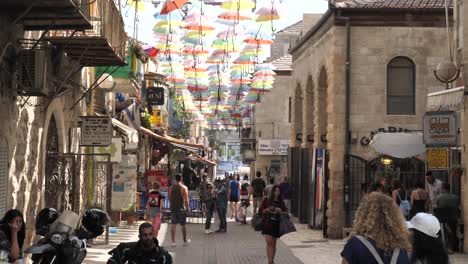 Panorama-Der-Einkaufspromenade-Der-Innenstadt-Von-Jerusalem-Nahalat-Shiva-Mit-Vielen-Menschen