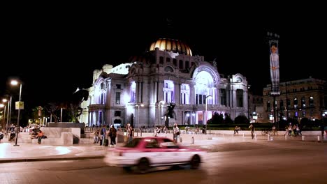 El-Palacio-De-Bellas-Artes-De-Noche-En-El-Centro-De-La-Ciudad-De-México-Durante-&quot;la-Nueva-Normalidad&quot;-Post-Covid-19