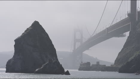 The-golden-gate-bridge-stretches-over-san-francisco-bay