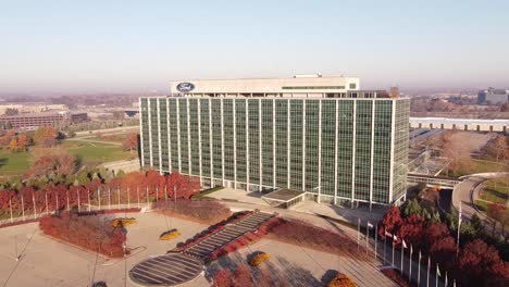 Ford-Motor-Company-World-Headquarters-Also-Known-As-The-Glass-House-During-Autumn-In-Dearborn,-Michigan