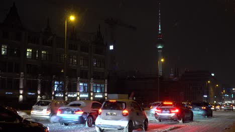 Stau-Während-Der-Hauptverkehrszeit-In-Der-Berliner-City-In-Der-Kalten-Winternacht