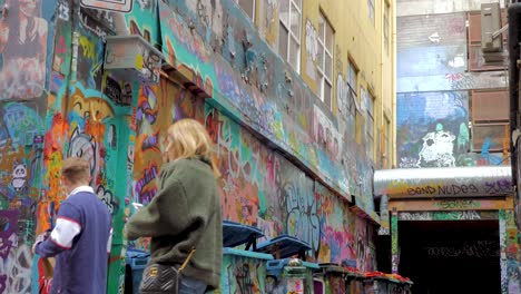 graffiti-on-wall,-street-spray-artwork-in-Hosier-Lane-Melbourne-CBD