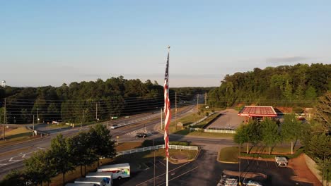 Große-Amerikanische-Flagge-Mit-Uhaul-Flagge