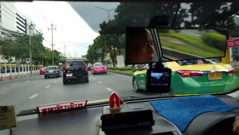 Taking-the-taxi-in-Bangkok-during-the-rush-hour-can-be-a-horrible-experience