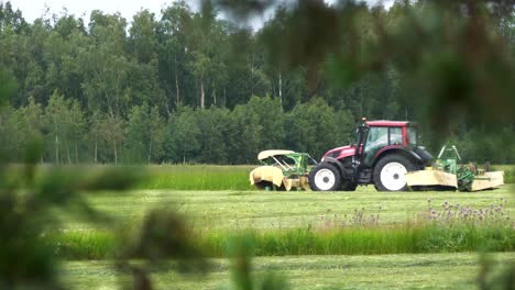 Bokeh-long-shot-showcasing-European-agriculture,-Harvesting-season,-slow-motion