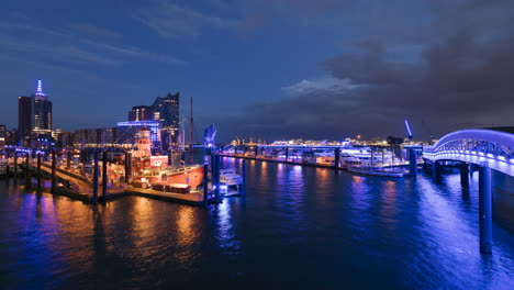 Dämmerung-Zeitraffer-Hafen-Hamburg