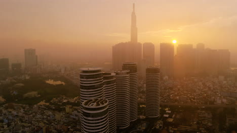 Parte-Once-Amanecer-Urbano-Aéreo-En-El-Mar-De-Asia-Con-Un-Nivel-Extremo-De-Contaminación-Del-Aire