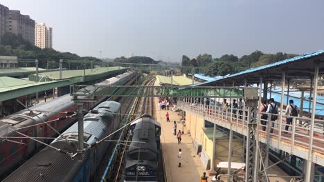 Zeitraffer-Des-Bahnhofs-In-Indien