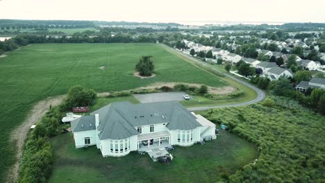 Casa-Y-Propiedad-De-Lujo-Modernas-Cerca-De-La-Costa-De-La-Isla-De-Kent,-Bahía-De-Chesapeake,-Maryland,-Vista-Aérea