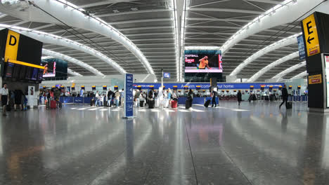 London-England,-Circa:-Flughafen-Heathrow-Terminal-In-London,-England,-Vereinigtes-Königreich