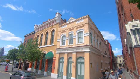 Pov-Vom-Dach-Des-Tourbusses-Auf-Der-Yates-Street-Im-Stadtzentrum-Von-Victoria-Bc