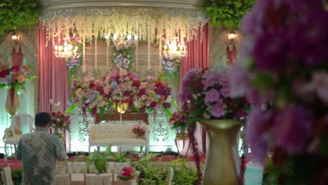 Blumen-Und-Dekorationen-Für-Eine-Indonesische-Hochzeit