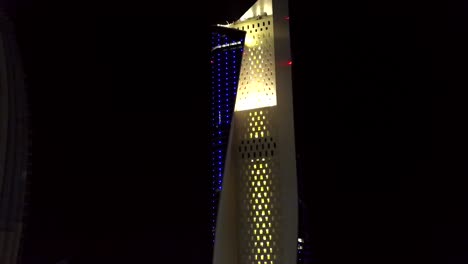 Tiro-Semiorbital-Ascendente-De-La-Torre-Al-Hamra-En-La-Noche