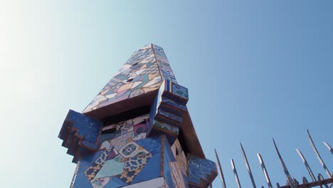 Fantastic-shapes-fo-chimneys-and-central-spire-on-roof-of-Guell-Palace-by-Antoni-Gaudi