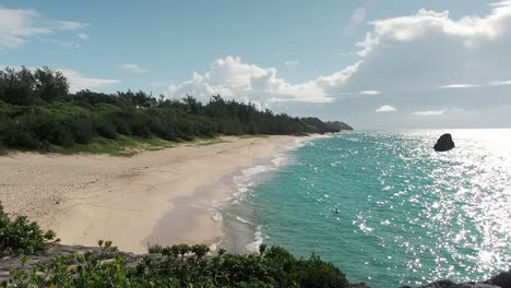 Warwick-Long-Bay-Beach-Es-Una-De-Las-Playas-Más-Largas-De-La-Isla-De-Bermuda