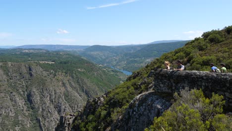 Puesto-De-Vigilancia-Con-Vistas-A-La-Pintoresca-Ribeira-Sacra-En-España,-Todavía-Disparado