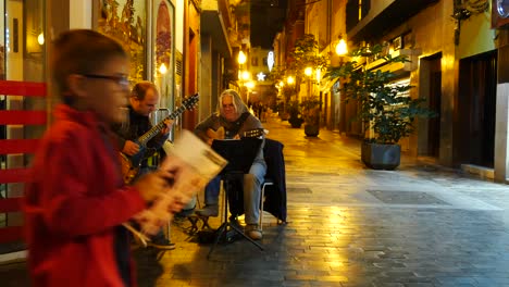 Locked-shot-Street-musicians-in-Las-Palmas,-Canary-Islands