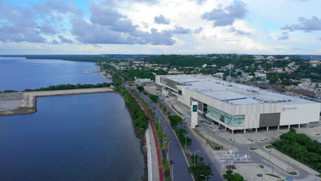 Malecón-Galerías-Campeche-drone-shot-traveling