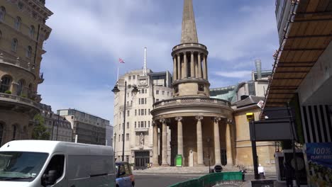 All-Souls-Church-En-Oxford-Street-Street-En-El-Centro-De-Londres,-Reino-Unido