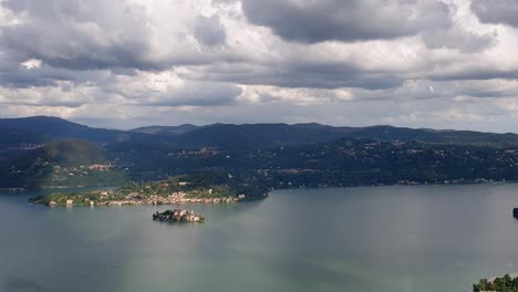 Isola-di-San-Giulio-or-Saint-Julius-island-on-Orta-lake-in-Piedmont,-Italy