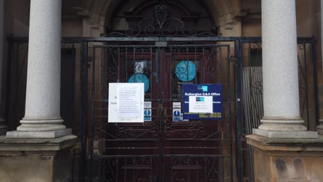 Coronavirus-signs-outside-a-closed-library-during-the-Tier-4-lockdown-in-Scotland