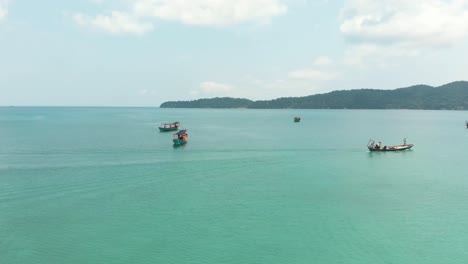 Barcos-De-Pescadores-Frente-A-Koh-Rong-Samloem