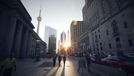Schöne-Aufnahme-Der-Innenstadt-Von-Toronto-Bei-Sonnenuntergang